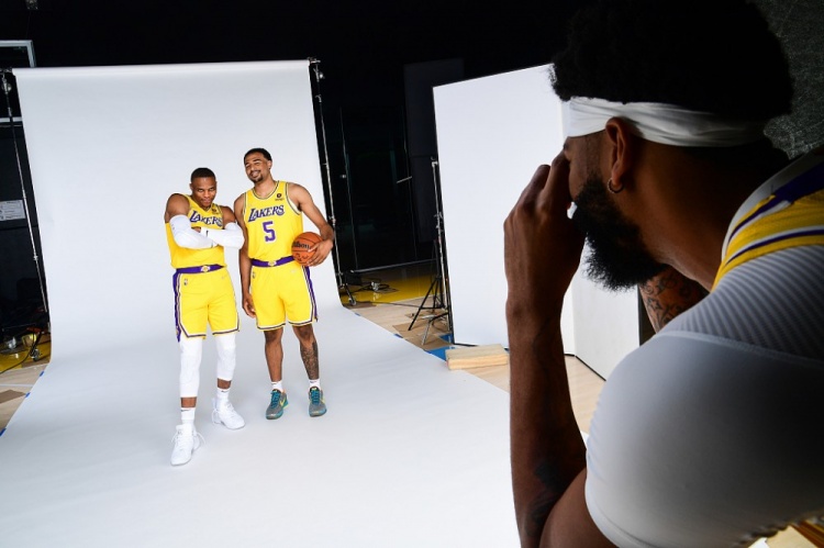 洛杉矶天使队由于投手群大规模伤病，被迫使用 6 人先发轮值