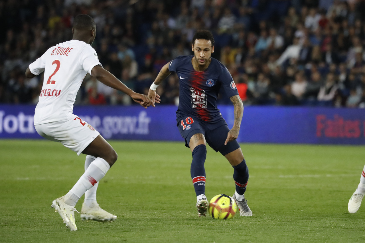 米奇·曼托在引退时开玩笑说，如果他知道自己能活这么久，他会更爱惜身体