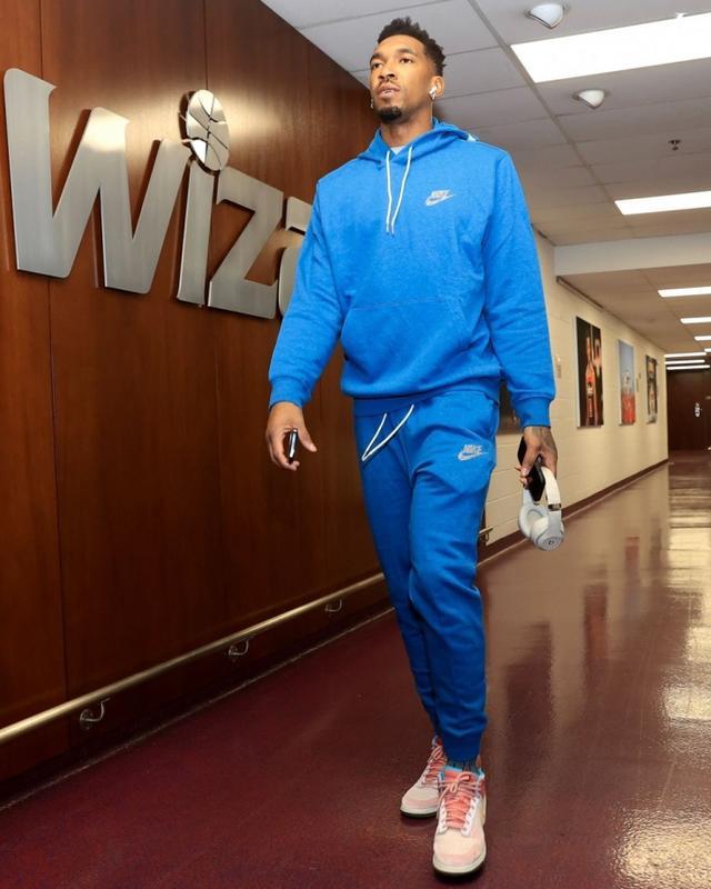 巴萨门将位置洗牌：佩尼亚或离队，什琴斯尼有望续约